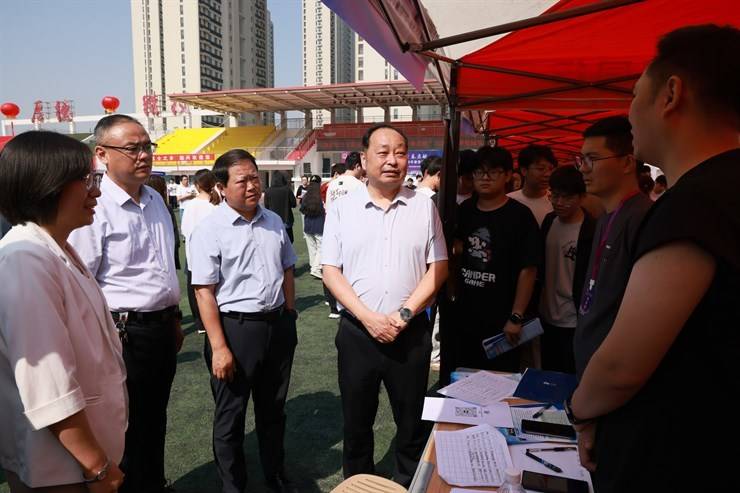 我校举办2025年春季校园双选会