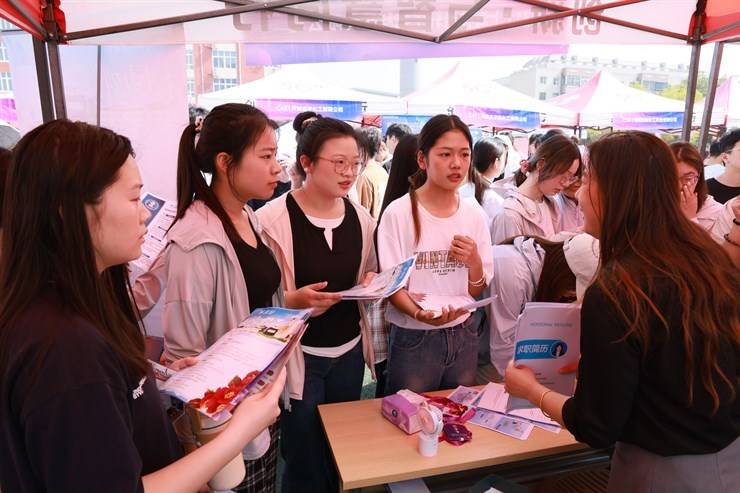 我校举办2025年春季校园双选会